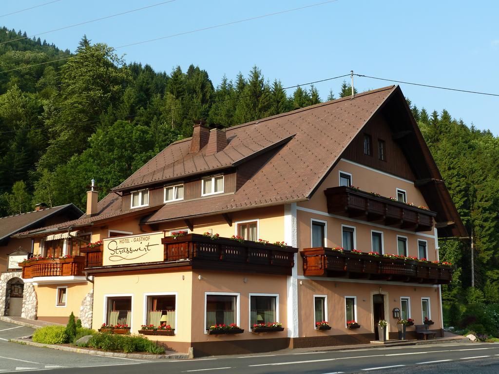 Hotel-Gasthof Strasswirt Tröpolach Екстериор снимка
