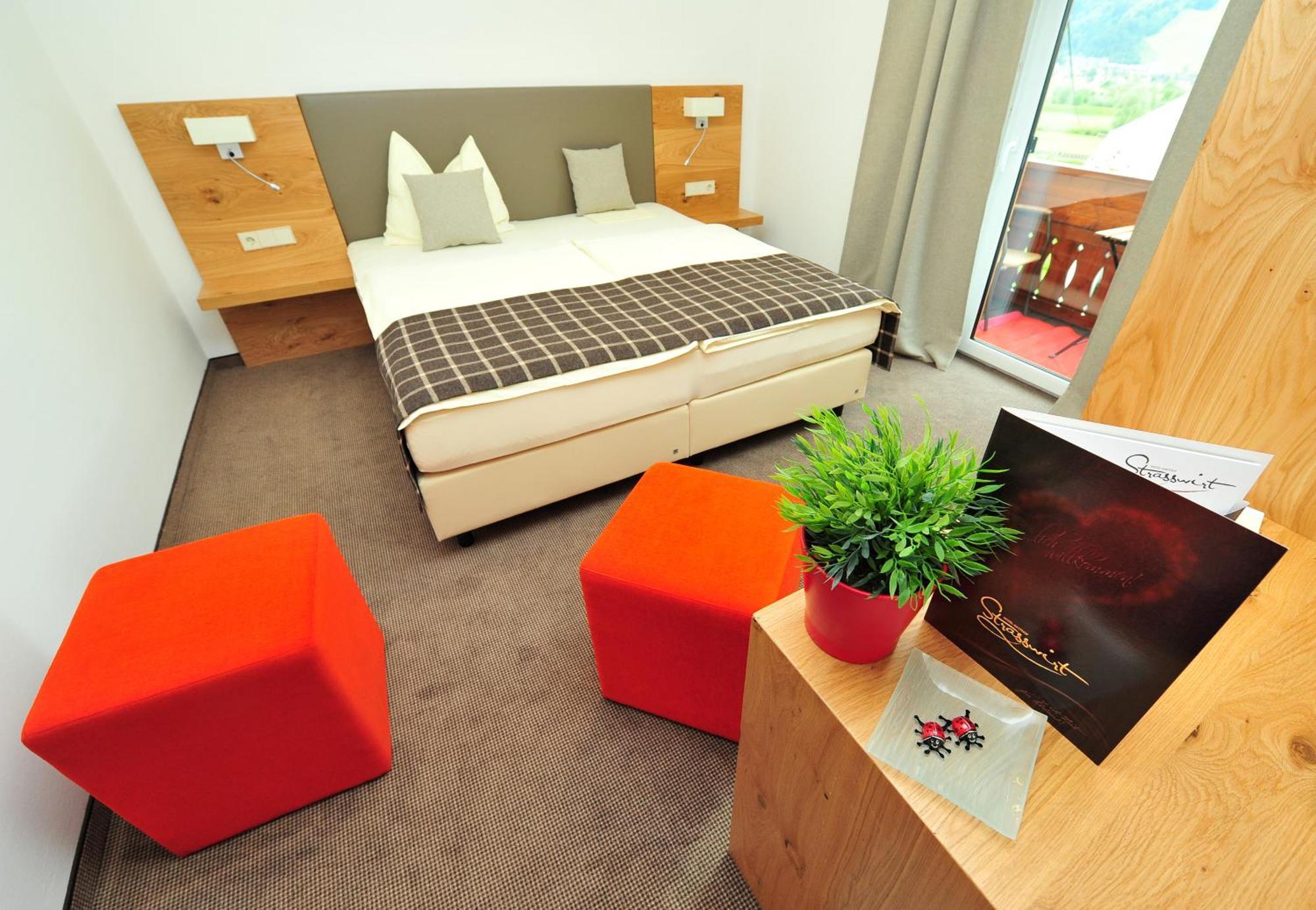Hotel-Gasthof Strasswirt Tröpolach Стая снимка