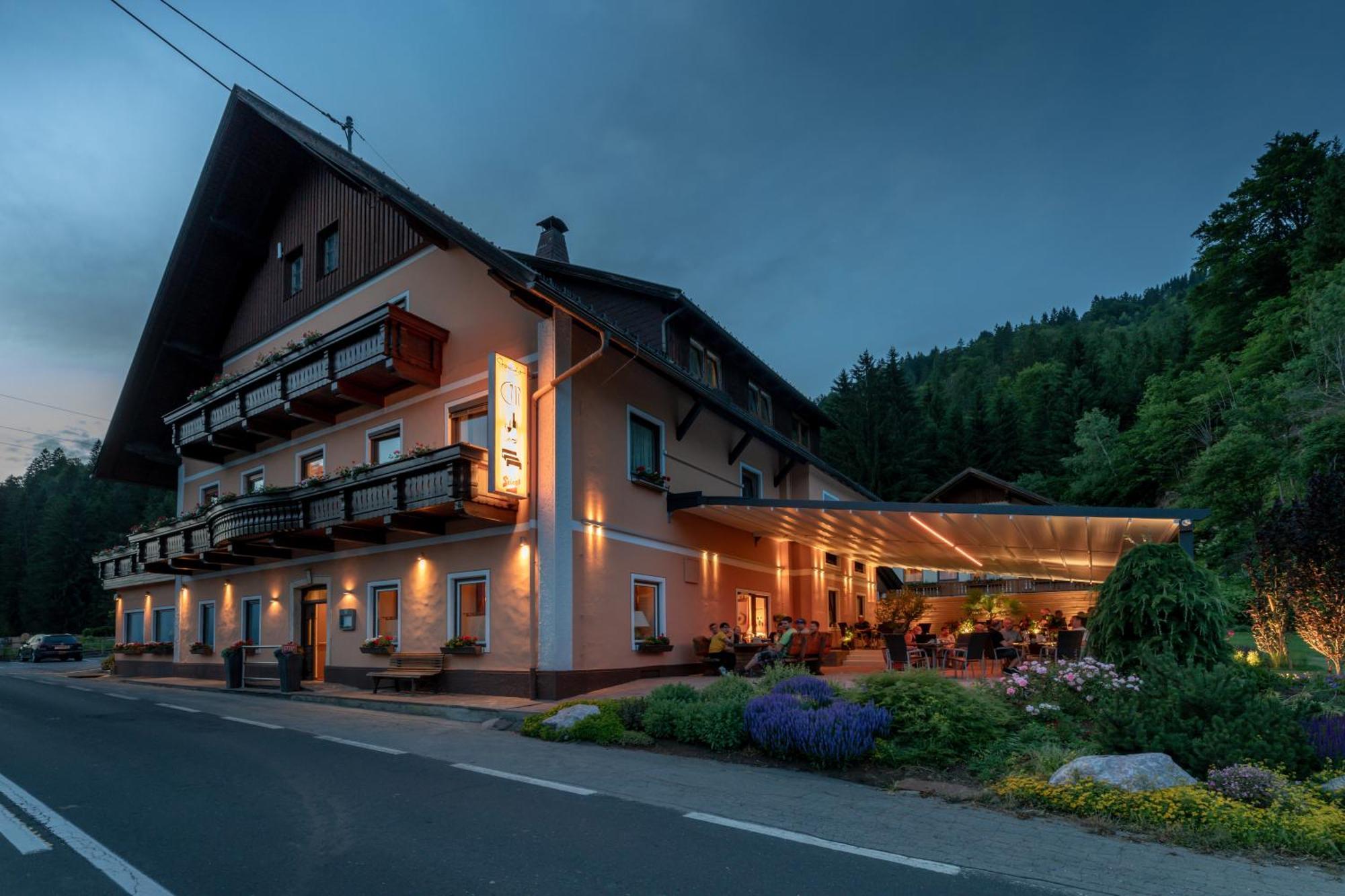 Hotel-Gasthof Strasswirt Tröpolach Екстериор снимка