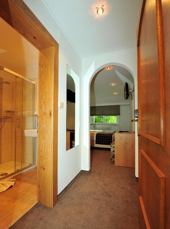 Hotel-Gasthof Strasswirt Tröpolach Стая снимка