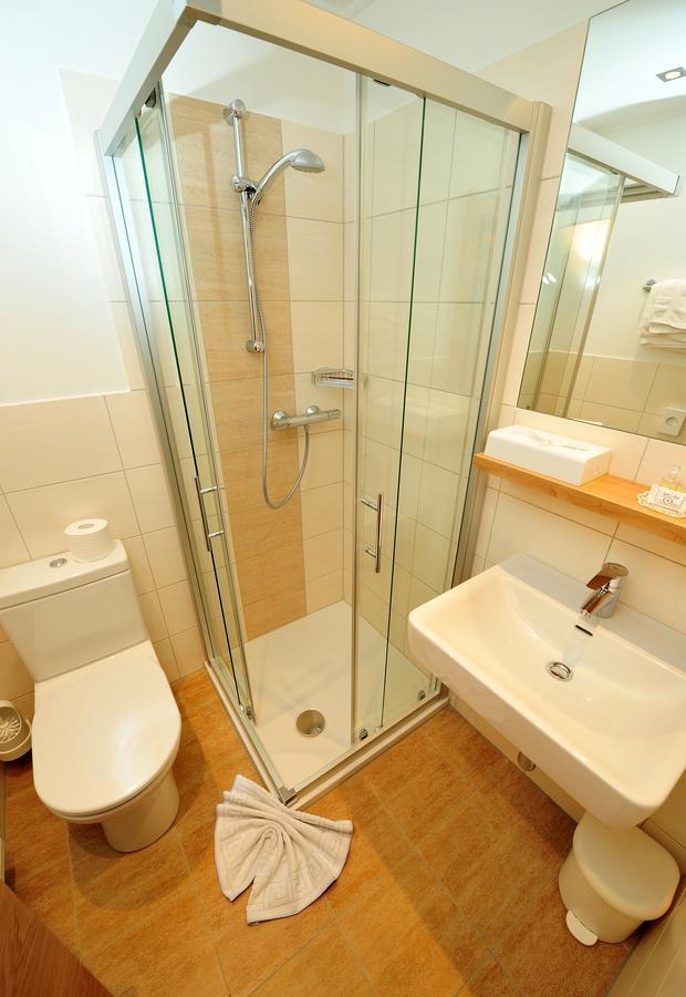 Hotel-Gasthof Strasswirt Tröpolach Стая снимка